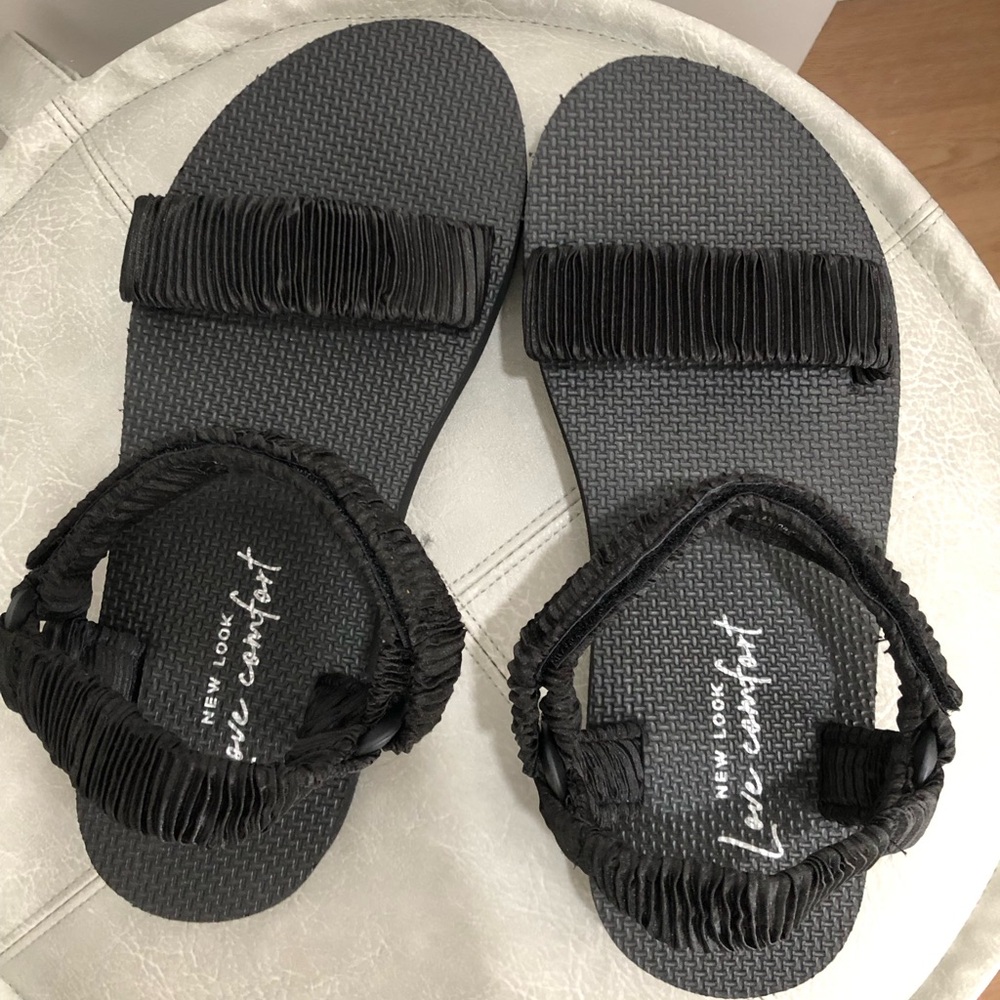 Black sandal